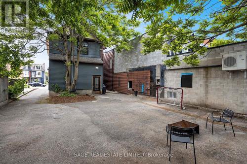 1402 Dundas Street W, Toronto, ON - Outdoor