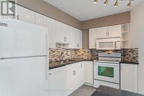 1406 - 260 Queens Quay W, Toronto, ON - Indoor Photo Showing Kitchen With Double Sink