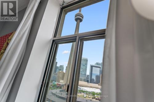 1406 - 260 Queens Quay W, Toronto, ON - Indoor Photo Showing Other Room