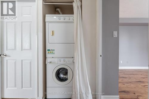 1406 - 260 Queens Quay W, Toronto, ON - Indoor Photo Showing Laundry Room