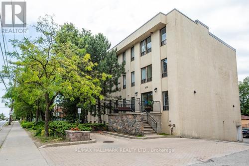 405 - 2874 Keele Street, Toronto, ON - Outdoor