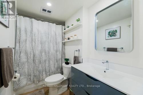 405 - 2874 Keele Street, Toronto, ON - Indoor Photo Showing Bathroom
