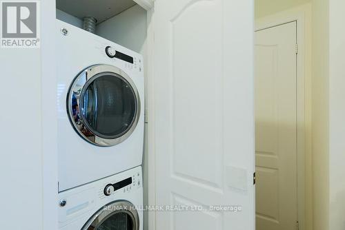 405 - 2874 Keele Street, Toronto, ON - Indoor Photo Showing Laundry Room