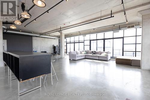 509 - 68 Broadview Avenue, Toronto, ON - Indoor Photo Showing Garage