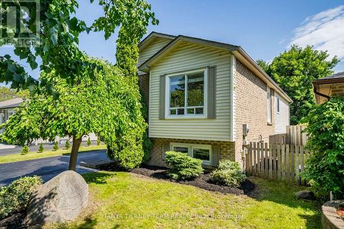 116 Homefield Square, Clarington, ON - Outdoor