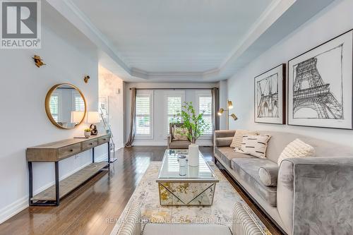 261 Gatwick Drive, Oakville, ON - Indoor Photo Showing Living Room