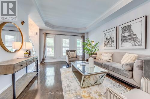 261 Gatwick Drive, Oakville, ON - Indoor Photo Showing Living Room