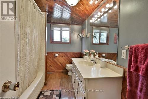 225/269 Campbell Avenue E, Milton, ON - Indoor Photo Showing Bathroom