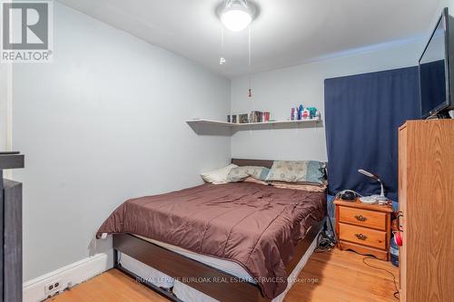 90 Tuxedo Avenue S, Hamilton, ON - Indoor Photo Showing Bedroom