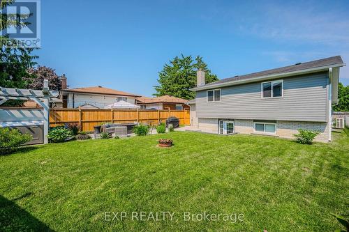 44 Warwick Court, Kitchener, ON - Outdoor