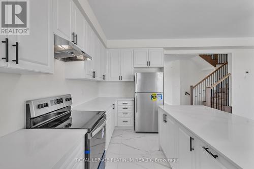 85 Brethet Heights, New Tecumseth, ON - Indoor Photo Showing Kitchen
