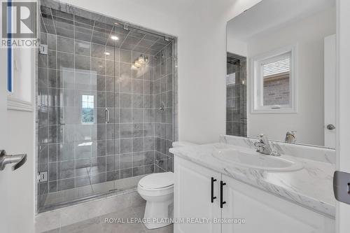 85 Brethet Heights, New Tecumseth, ON - Indoor Photo Showing Bathroom
