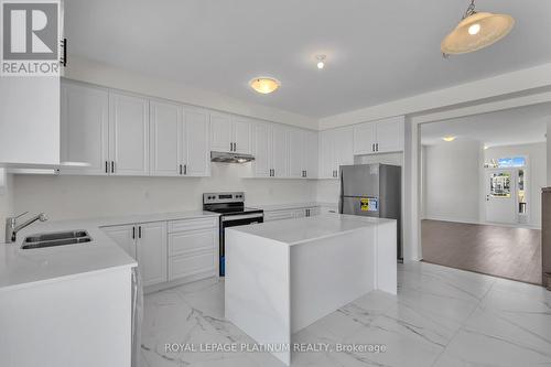 85 Brethet Heights, New Tecumseth, ON - Indoor Photo Showing Kitchen