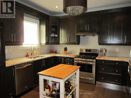 16 Orion Avenue, Vaughan, ON - Indoor Photo Showing Kitchen With Stainless Steel Kitchen With Double Sink