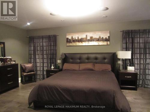 16 Orion Avenue, Vaughan, ON - Indoor Photo Showing Bedroom