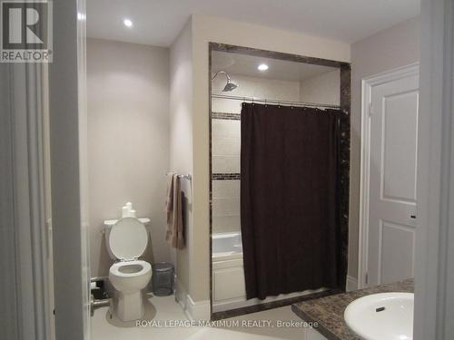 16 Orion Avenue, Vaughan, ON - Indoor Photo Showing Bathroom