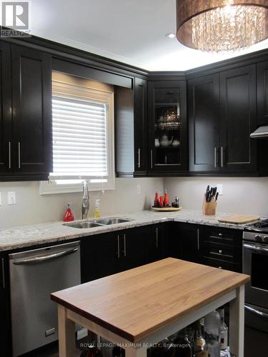 16 Orion Avenue, Vaughan, ON - Indoor Photo Showing Kitchen With Double Sink With Upgraded Kitchen