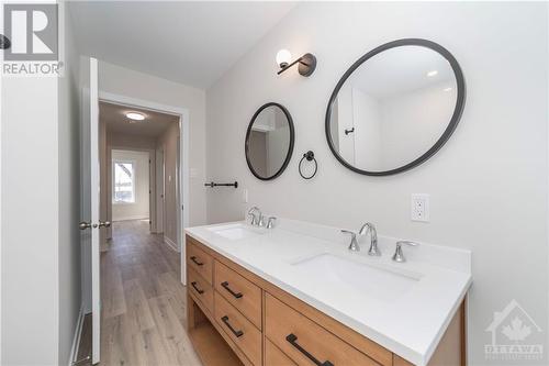 36 Main Street E, Almonte, ON - Indoor Photo Showing Bathroom