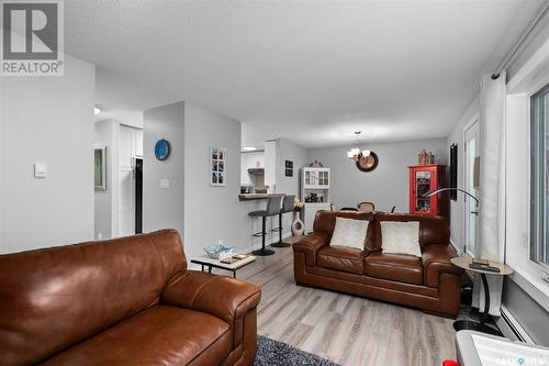 6 20 18Th Street W, Prince Albert, SK - Indoor Photo Showing Living Room