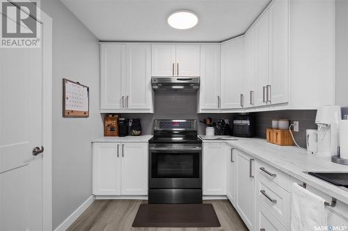 6 20 18Th Street W, Prince Albert, SK - Indoor Photo Showing Kitchen