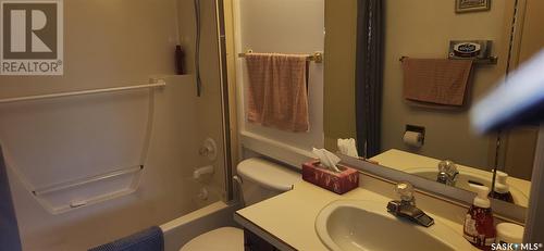 207 453 Walsh Trail, Swift Current, SK - Indoor Photo Showing Bathroom