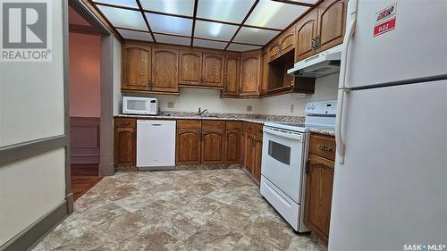 207 453 Walsh Trail, Swift Current, SK - Indoor Photo Showing Kitchen