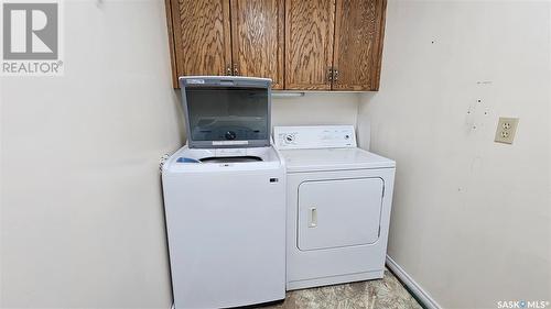 207 453 Walsh Trail, Swift Current, SK - Indoor Photo Showing Laundry Room