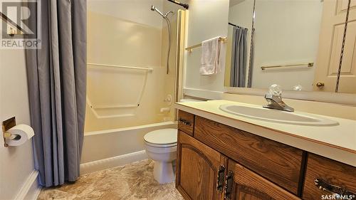 207 453 Walsh Trail, Swift Current, SK - Indoor Photo Showing Bathroom