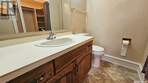 207 453 Walsh Trail, Swift Current, SK - Indoor Photo Showing Bathroom