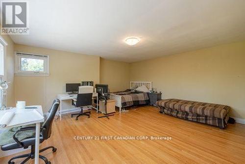 543 Canterbury Road, London, ON - Indoor Photo Showing Office