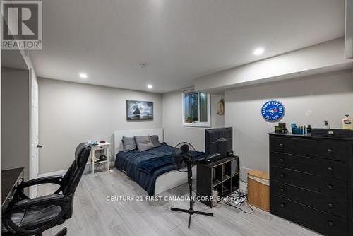 543 Canterbury Road, London, ON - Indoor