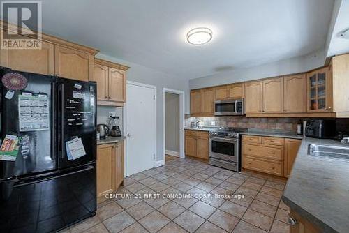 543 Canterbury Road, London, ON - Indoor Photo Showing Kitchen