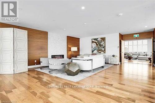 803 - 505 Talbot Street, London, ON - Indoor Photo Showing Living Room