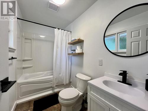 1456 W 2Nd Avenue, Prince Rupert, BC - Indoor Photo Showing Bathroom