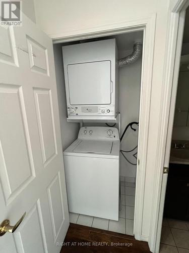 1911 - 4889 Kimbermount Avenue, Mississauga, ON - Indoor Photo Showing Laundry Room