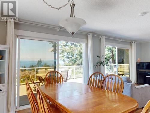 3437 Cariboo Ave, Powell River, BC - Indoor Photo Showing Dining Room