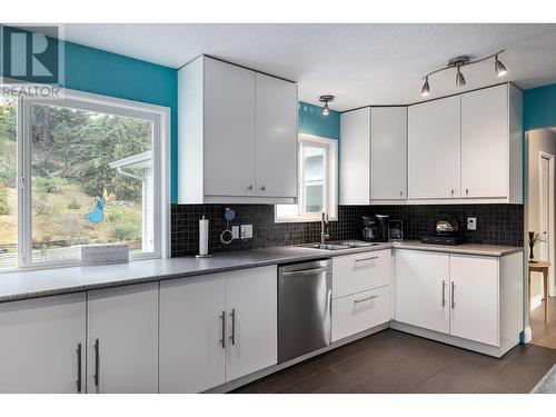 3354 Mcginnis Road, Westbank, BC - Indoor Photo Showing Kitchen