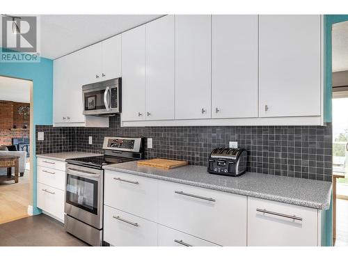 3354 Mcginnis Road, Westbank, BC - Indoor Photo Showing Kitchen With Upgraded Kitchen