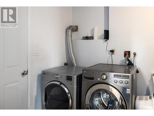 3354 Mcginnis Road, Westbank, BC - Indoor Photo Showing Laundry Room