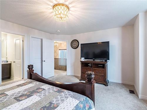 41 Foothills Lane, Stoney Creek, ON - Indoor Photo Showing Bedroom