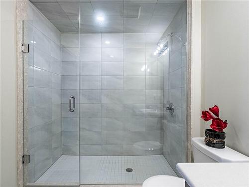 41 Foothills Lane, Stoney Creek, ON - Indoor Photo Showing Bathroom