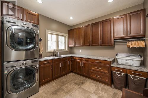 7707 Sarah Place, Prince George, BC - Indoor Photo Showing Laundry Room