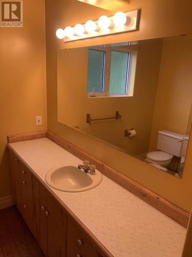 3925 Mountainview Avenue, Terrace, BC - Indoor Photo Showing Bathroom