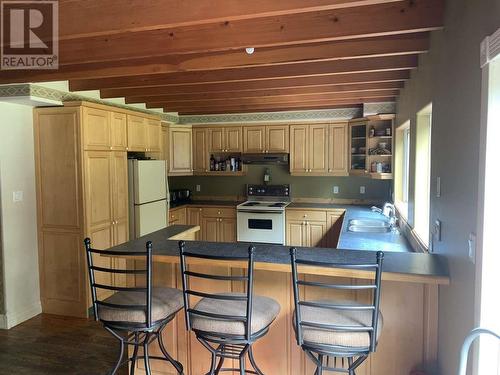 3925 Mountainview Avenue, Terrace, BC - Indoor Photo Showing Kitchen With Double Sink