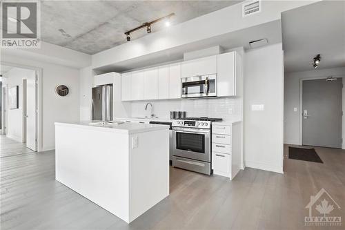 203 Catherine Street Unit#614, Ottawa, ON - Indoor Photo Showing Kitchen