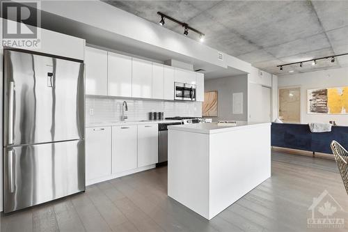 203 Catherine Street Unit#614, Ottawa, ON - Indoor Photo Showing Kitchen