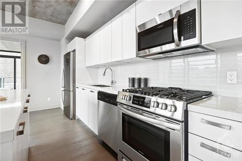 203 Catherine Street Unit#614, Ottawa, ON - Indoor Photo Showing Kitchen With Stainless Steel Kitchen With Upgraded Kitchen