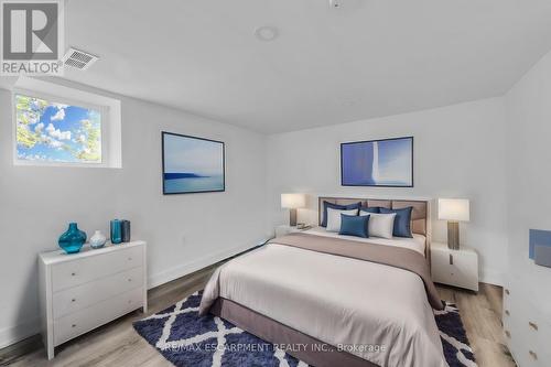 21 Weir Street, Hamilton, ON - Indoor Photo Showing Bedroom