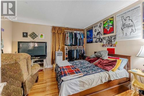 2445 Clementine Boulevard, Ottawa, ON - Indoor Photo Showing Bedroom