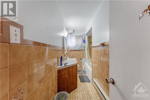 2445 Clementine Boulevard, Ottawa, ON - Indoor Photo Showing Bathroom